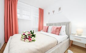 Lumina Apartment Opposite The Palace Of Culture And Science